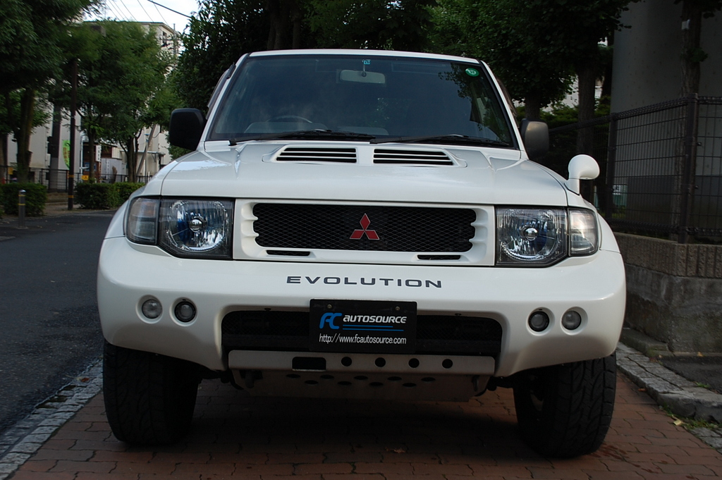 Pajero Evolution 5spd with Bronze Volks Racing alloys!